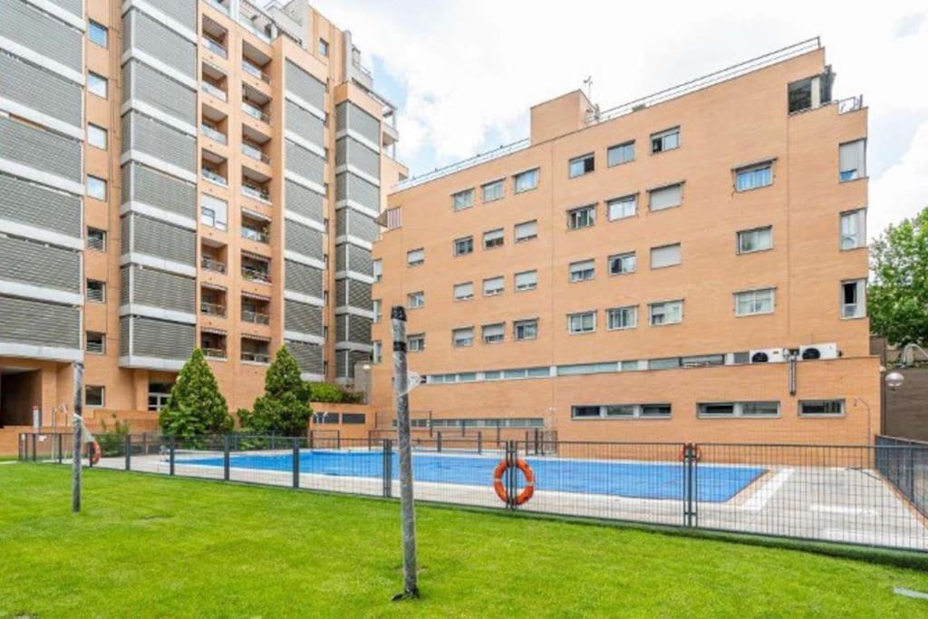 Impresionante Apartamento De 4 Dormitorios 3 Banos Y 2 Plazas De Garaje Madrid Ngoại thất bức ảnh