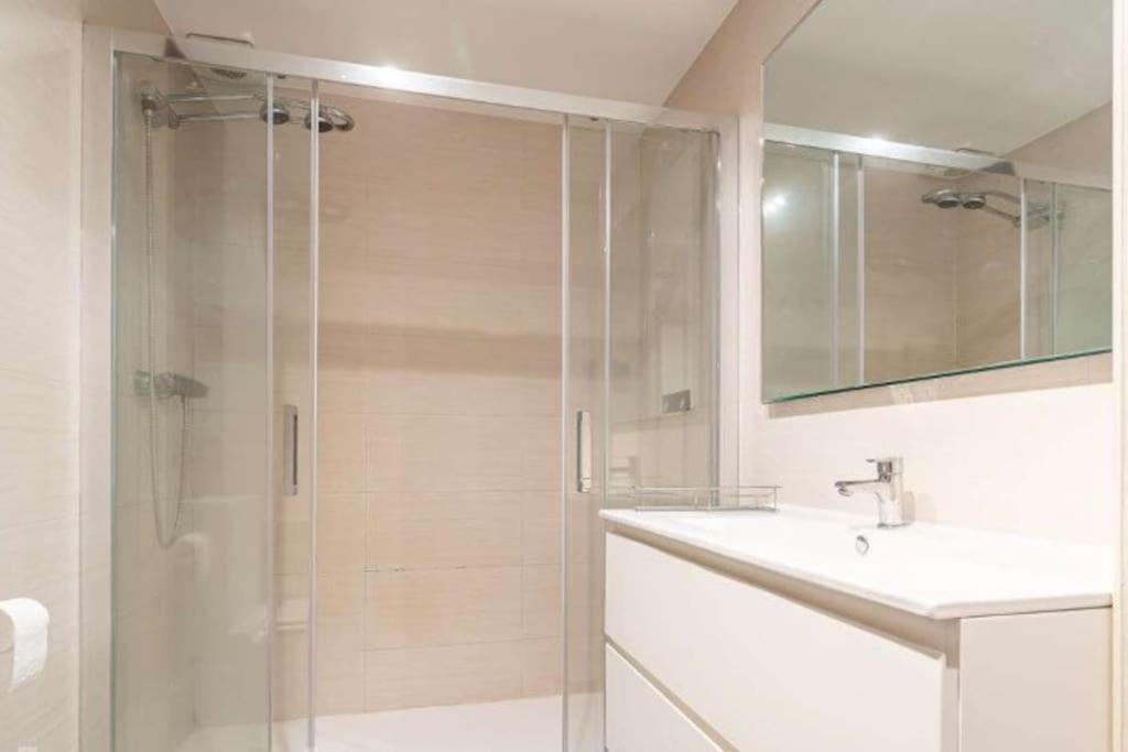 Impresionante Apartamento De 4 Dormitorios 3 Banos Y 2 Plazas De Garaje Madrid Ngoại thất bức ảnh