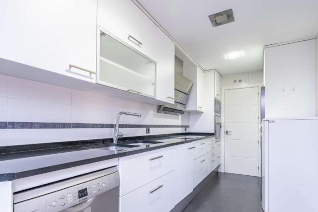 Impresionante Apartamento De 4 Dormitorios 3 Banos Y 2 Plazas De Garaje Madrid Ngoại thất bức ảnh