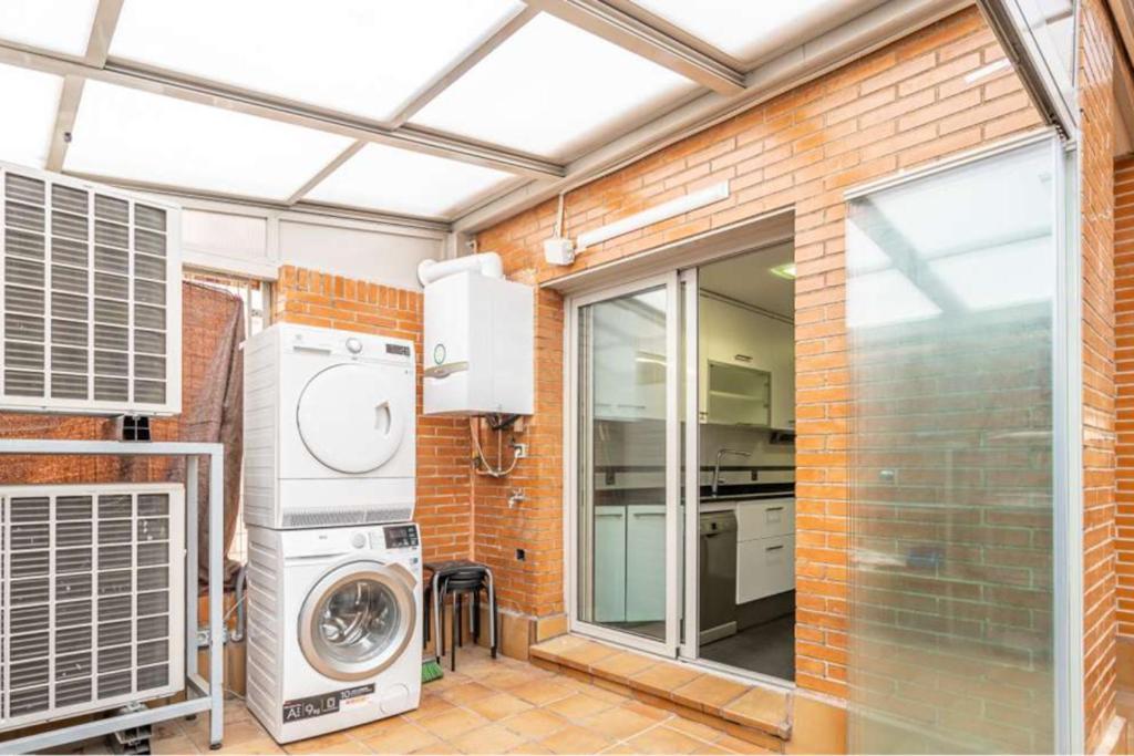 Impresionante Apartamento De 4 Dormitorios 3 Banos Y 2 Plazas De Garaje Madrid Ngoại thất bức ảnh